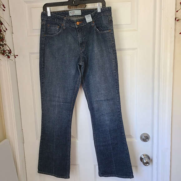 (1457) Levi's Woman's Signature Low Rise Bootcut Blue Jeans, Size: 10  Blue - Picture 2 of 15